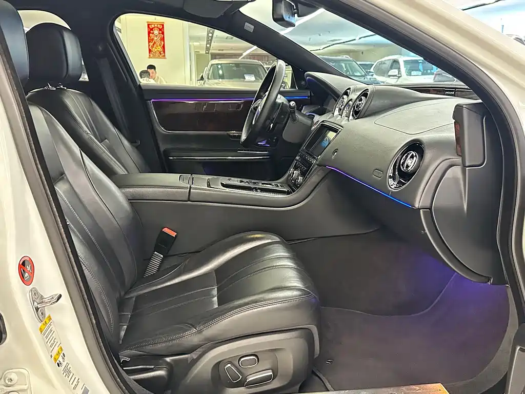 Jaguar XJ — миниатюра 13
