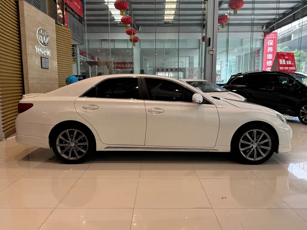 Toyota Reiz — миниатюра 5