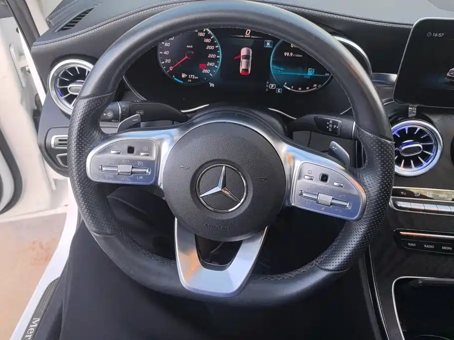 Mercedes-Benz C-Class — миниатюра 15