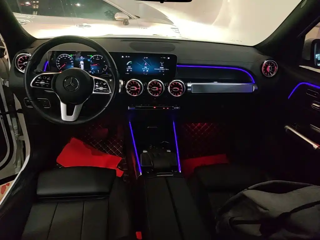 Mercedes-Benz GLB — миниатюра 10