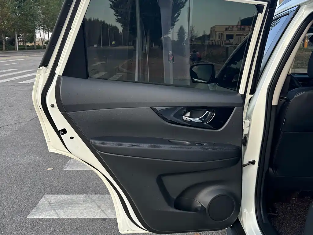 Nissan X-Trail — миниатюра 19