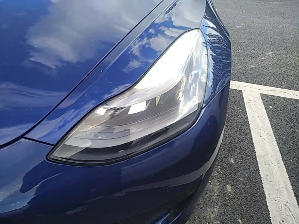 Tesla Model 3 — миниатюра 24
