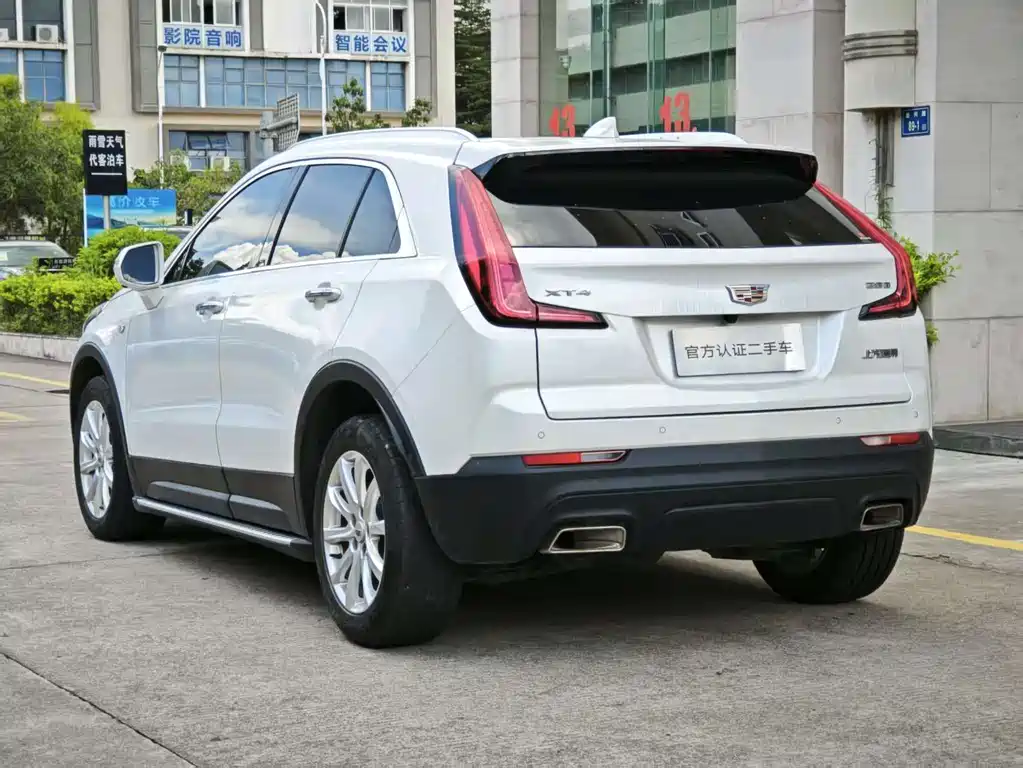 Cadillac XT4 2022 28T