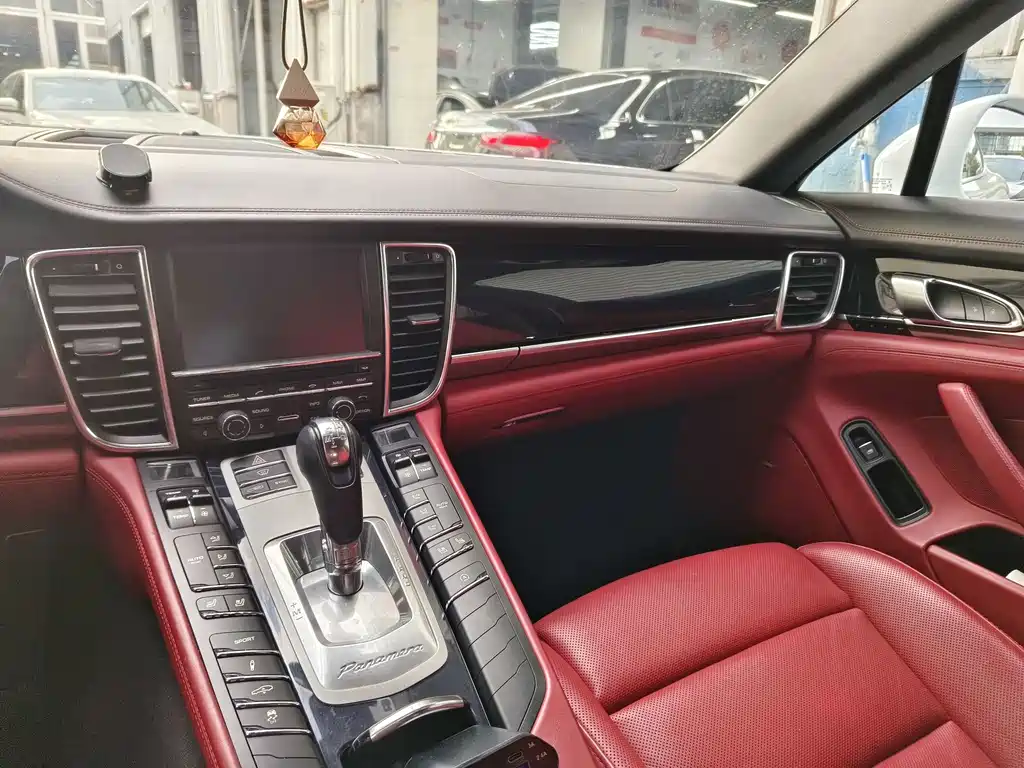 Porsche Panamera — миниатюра 9