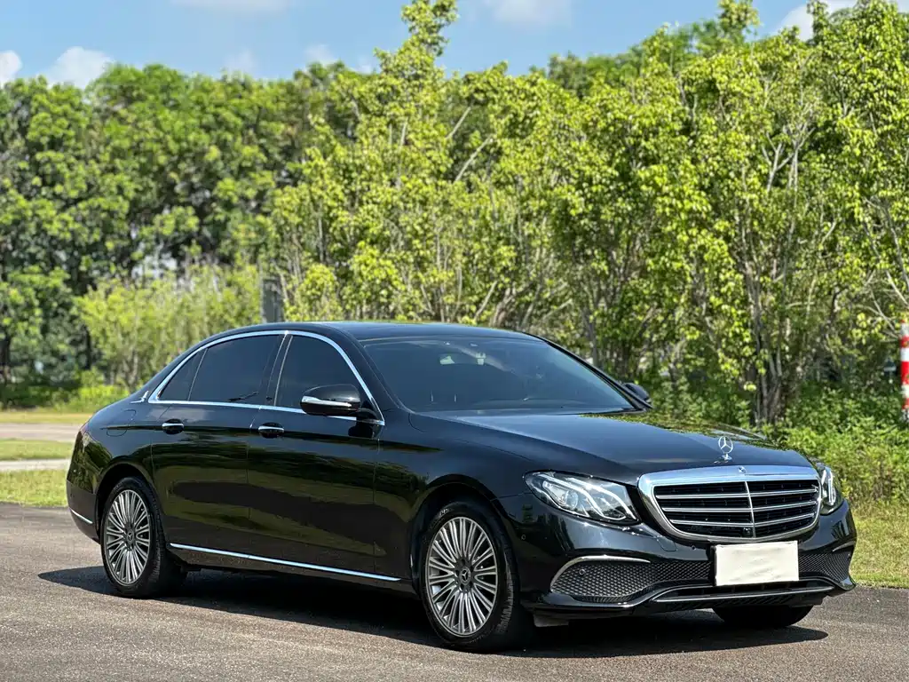 Mercedes-Benz E-Class — миниатюра 3