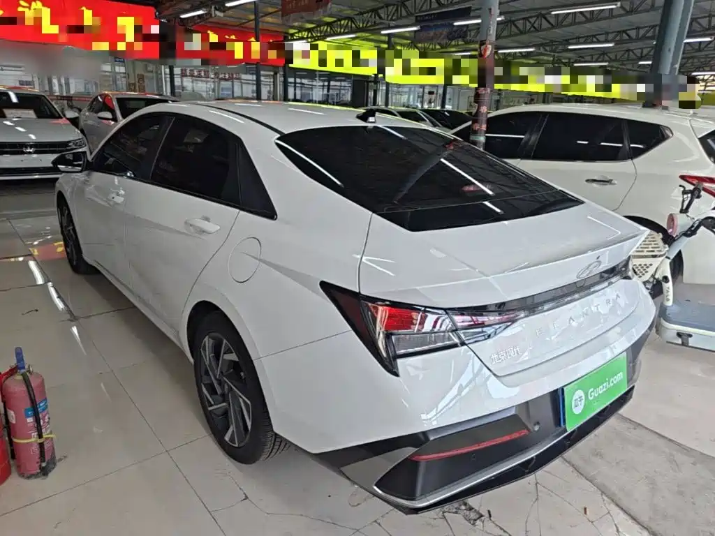Hyundai Elantra — миниатюра 5