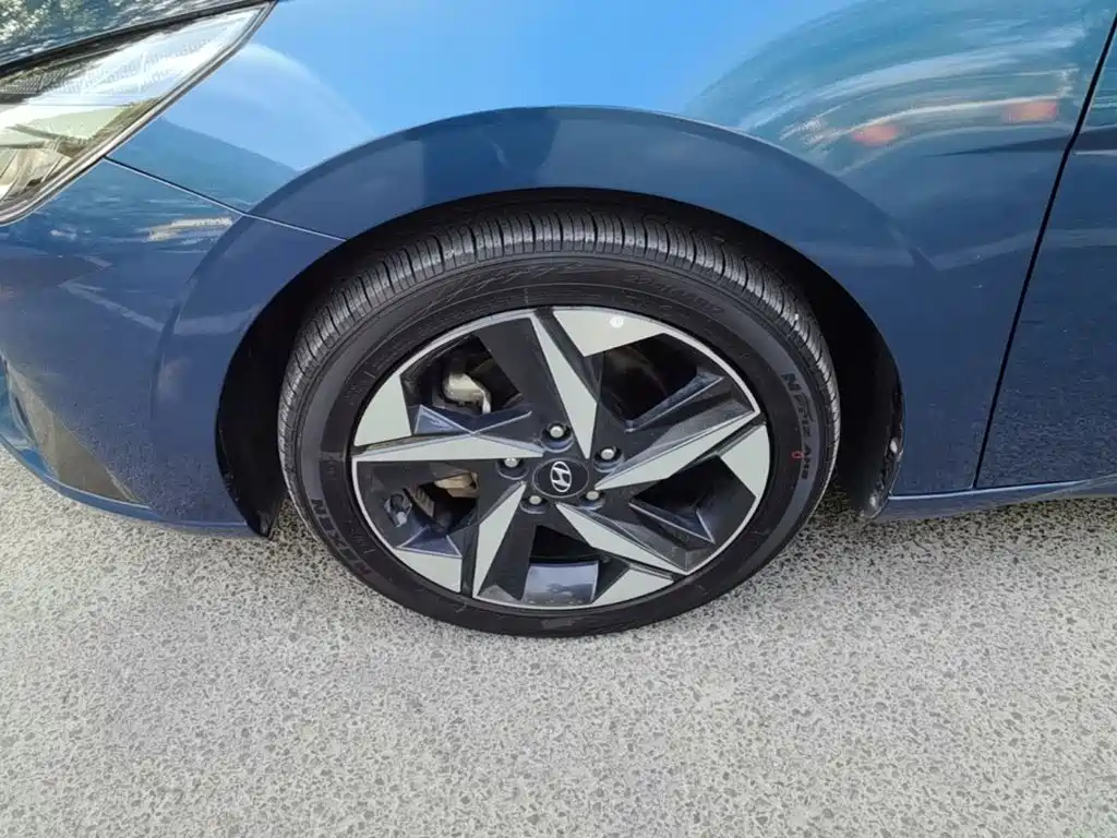 Hyundai Elantra — миниатюра 23