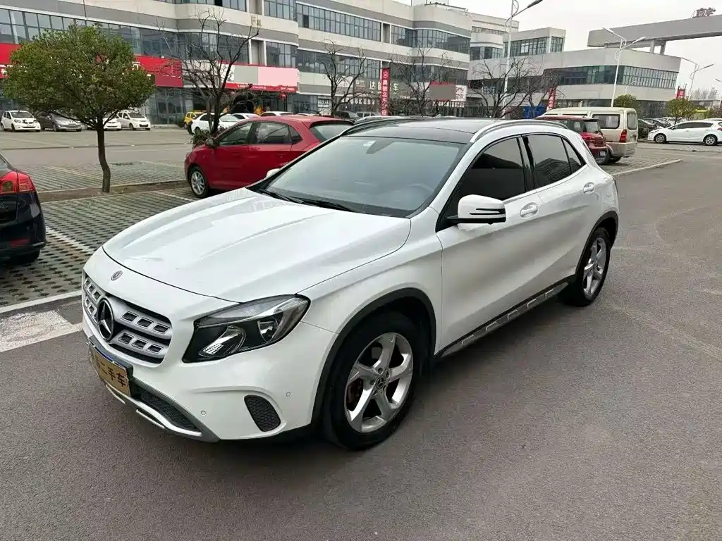 Mercedes-Benz GLA
