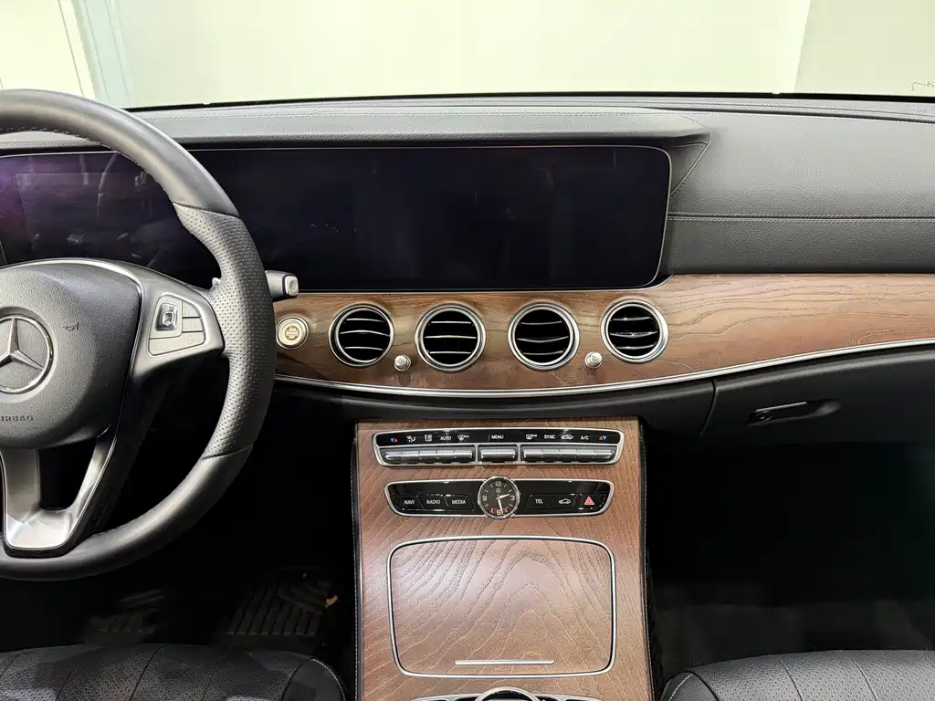 Mercedes-Benz E-Class E 2018 E 300 L Fashion
