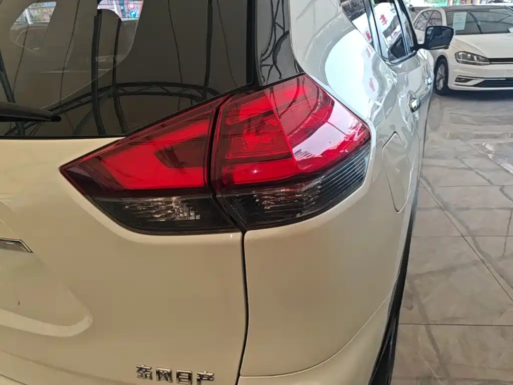 Nissan X-Trail — миниатюра 8