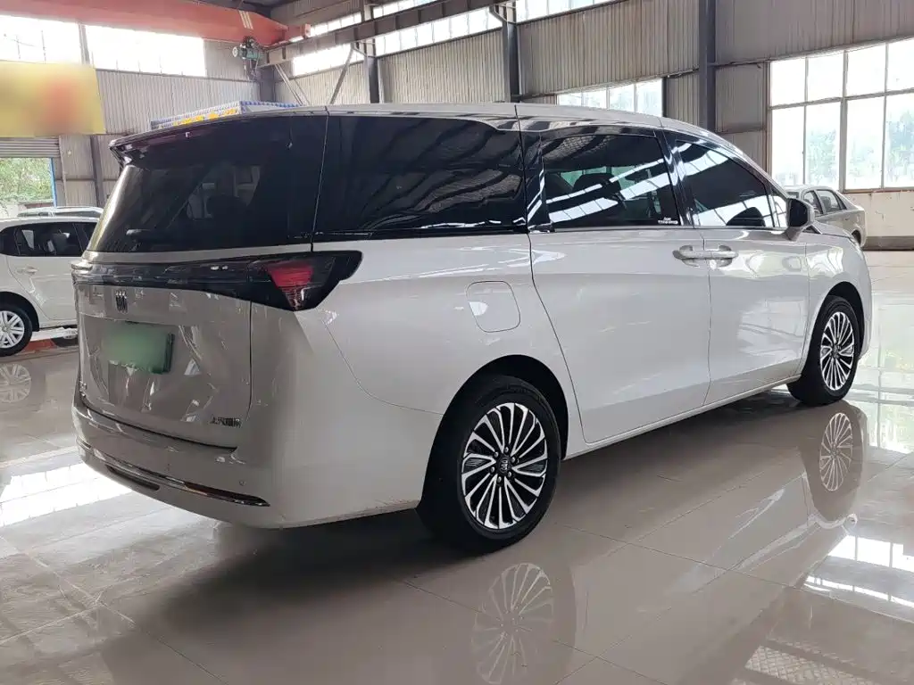 Buick GL8 Hybrid — миниатюра 7