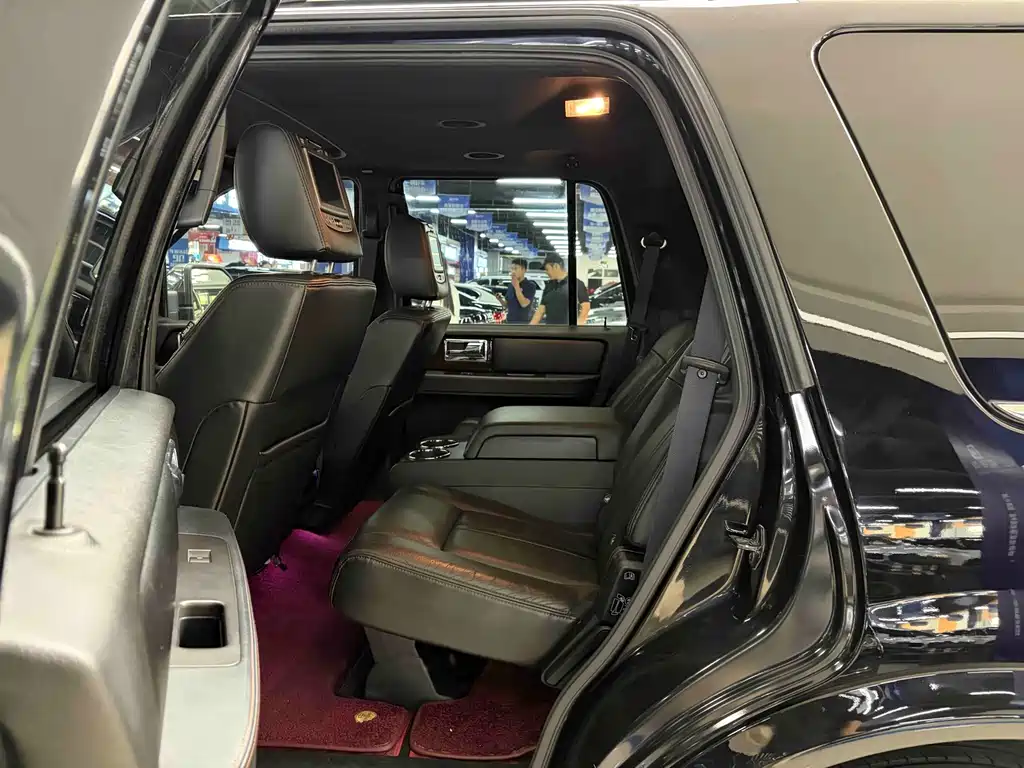 Lincoln Navigator — миниатюра 5
