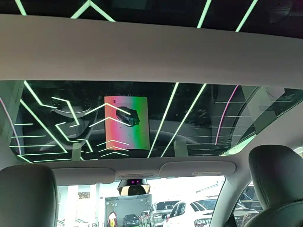 Tesla Model 3 — миниатюра 18