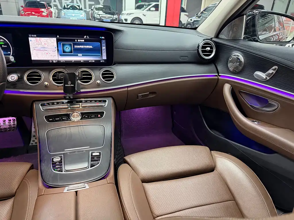Mercedes-Benz E-Class — миниатюра 29