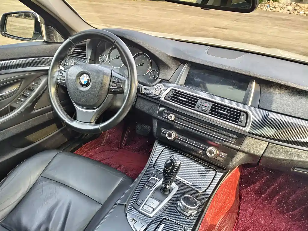 BMW 5 Series — миниатюра 12