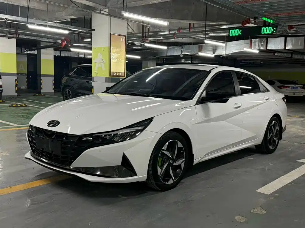 伊兰特 2022款 1.5L CVT LUX尊贵版 2022