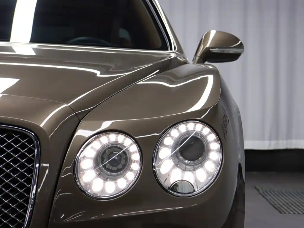 Bentley Flying Spur — миниатюра 16