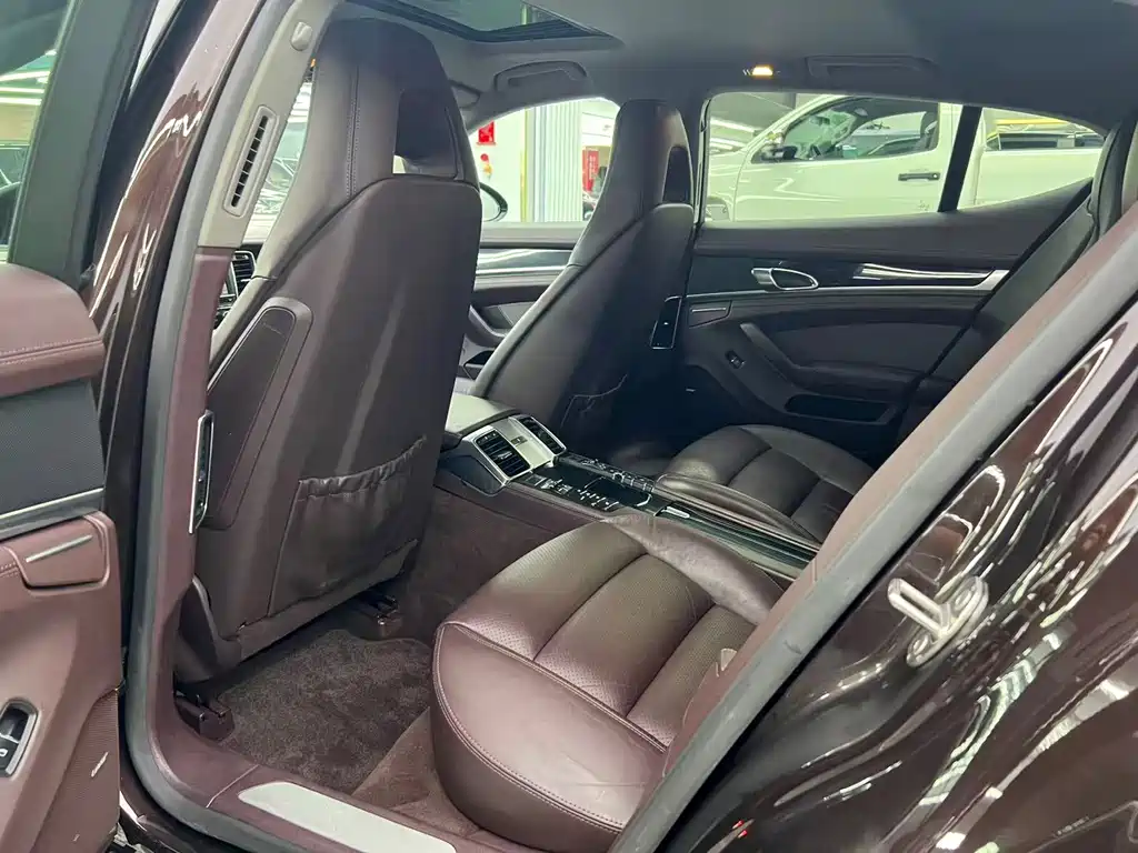 Porsche Panamera — миниатюра 5