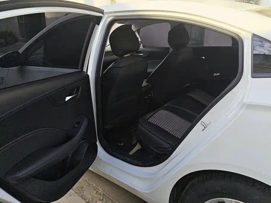 Roewe i5 — миниатюра 11