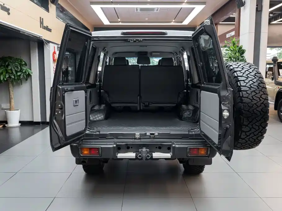Toyota Land Cruiser — миниатюра 6