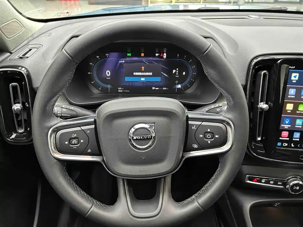 Volvo XC40 2023 B4 Luxury