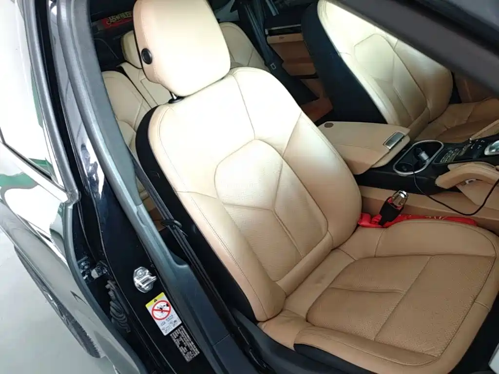Porsche Cayenne — миниатюра 25