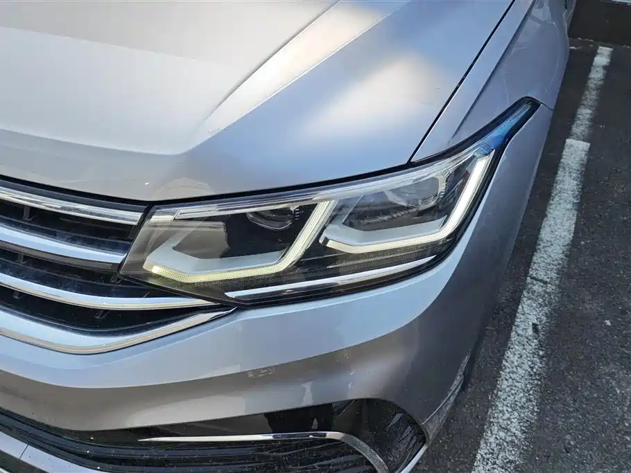 Volkswagen Tiguan L L 2022 330TSI AT R-Line Flagship