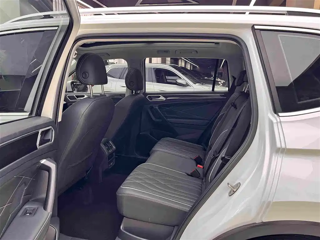 Volkswagen Tiguan L — миниатюра 10