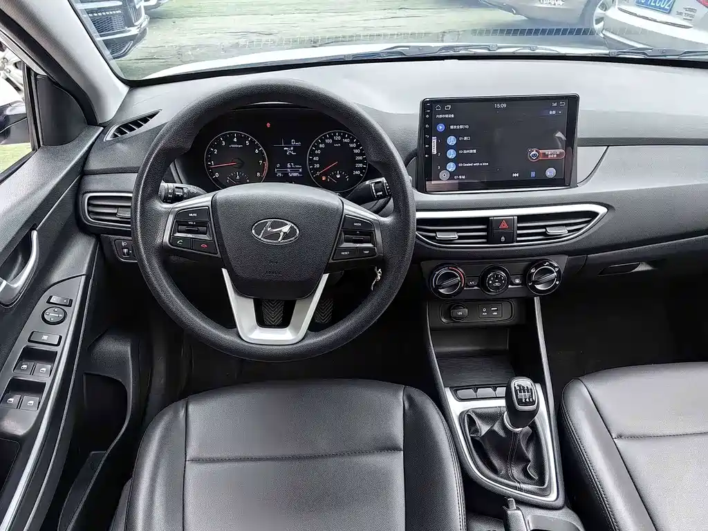 Hyundai Elantra — миниатюра 7