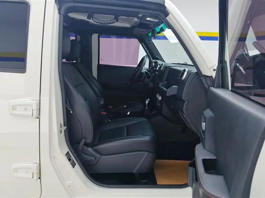 BAIC BJ40 2016 40L 2.3T AT Premium