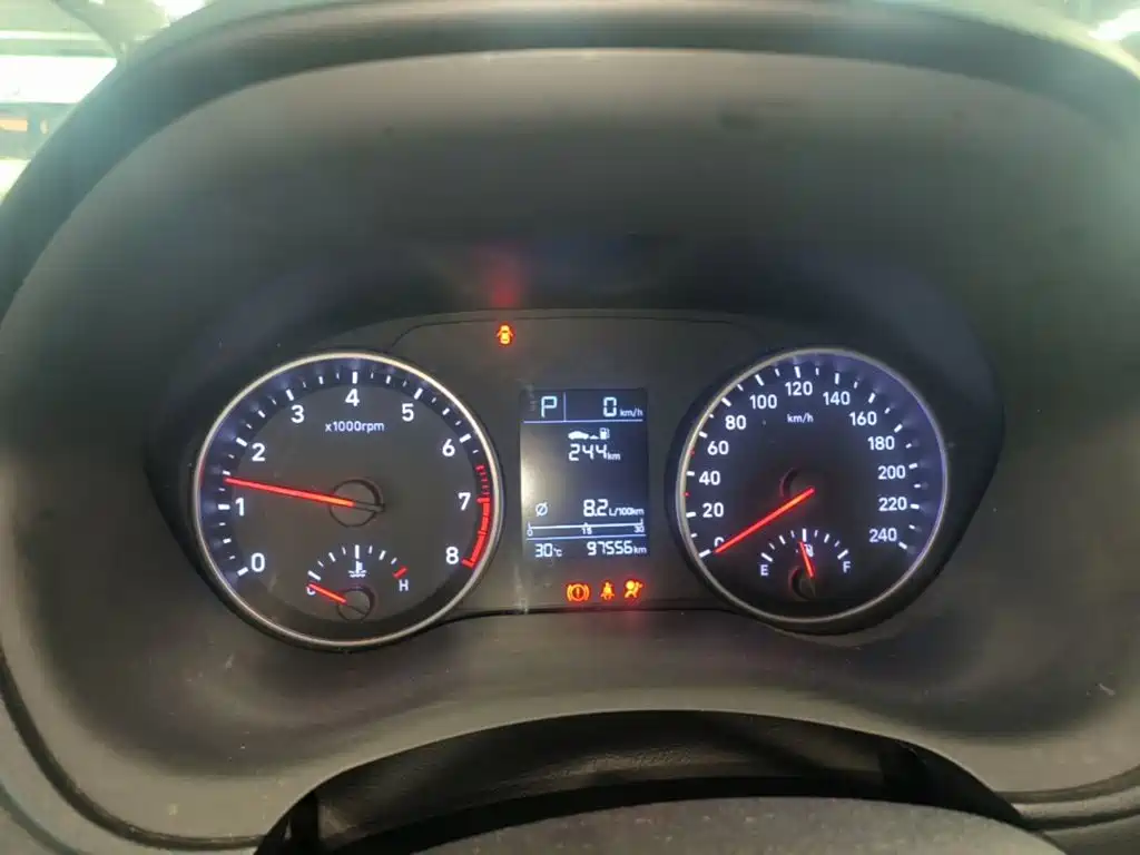 Hyundai Elantra — миниатюра 12