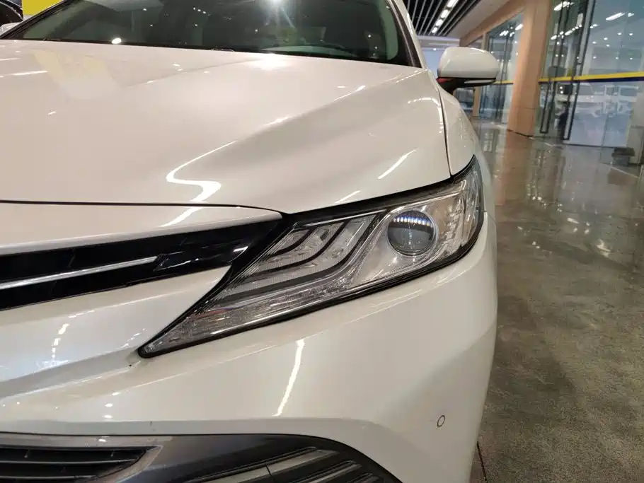 Toyota Camry — миниатюра 5
