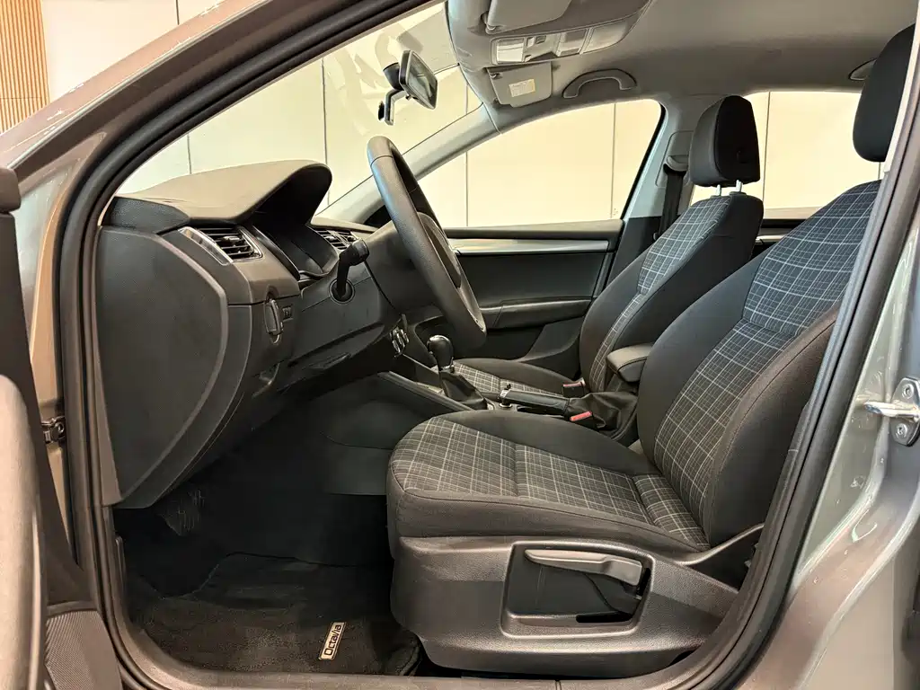 Skoda Octavia — миниатюра 5