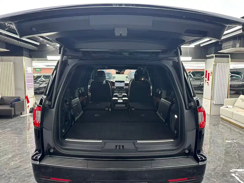 Lincoln Navigator — миниатюра 11