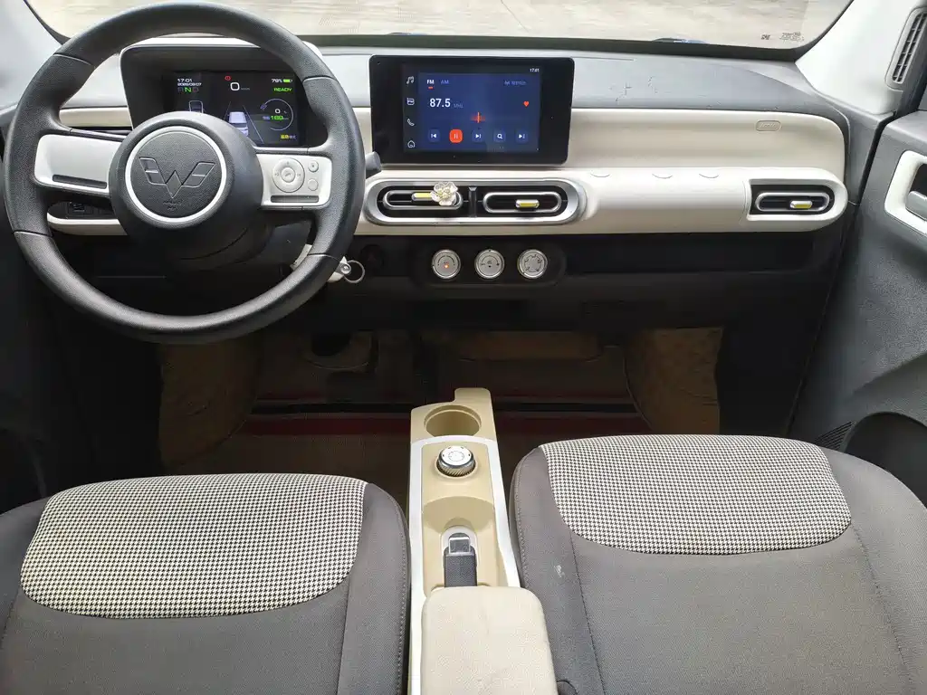 Wuling MINIEV — миниатюра 8