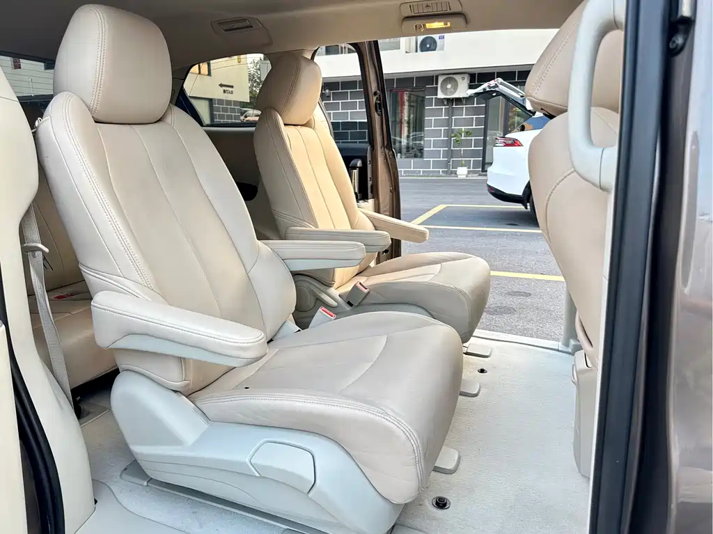 Buick GL8 — миниатюра 16
