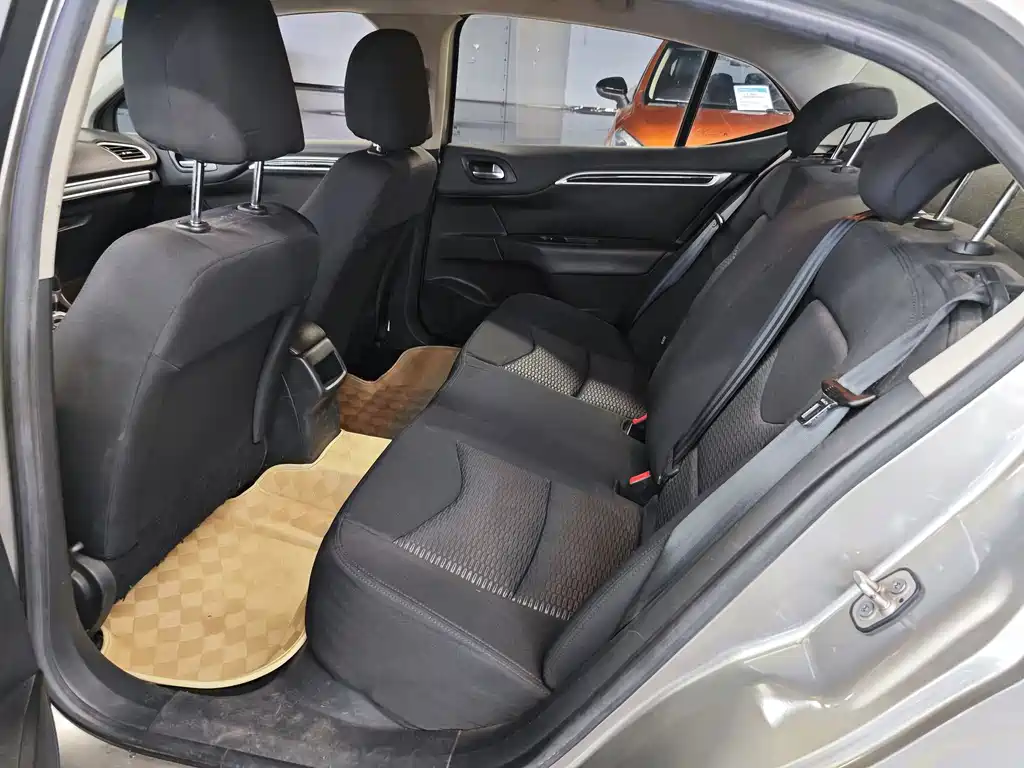 Citroen C4L — миниатюра 9