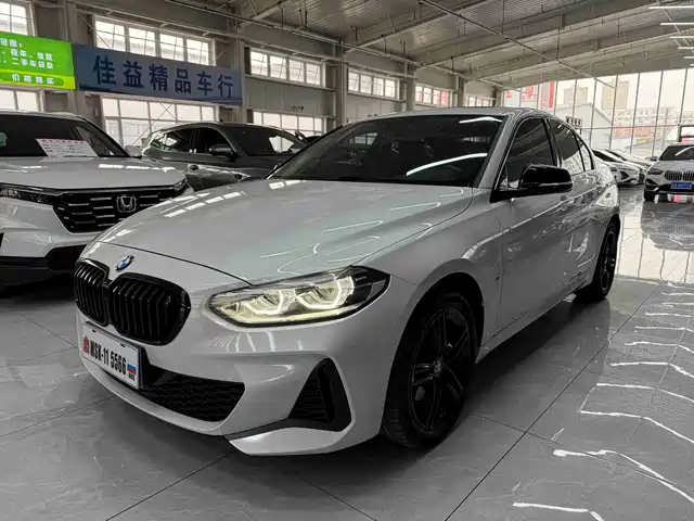 BMW 1 SERIES