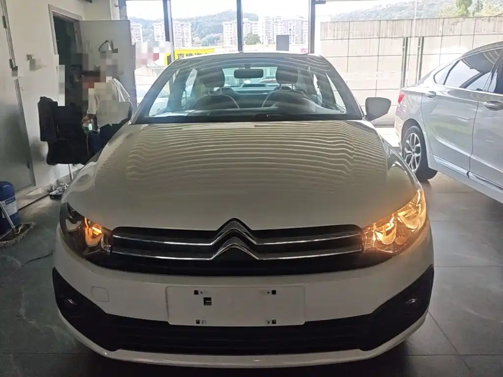 Citroen Elysee — миниатюра 3