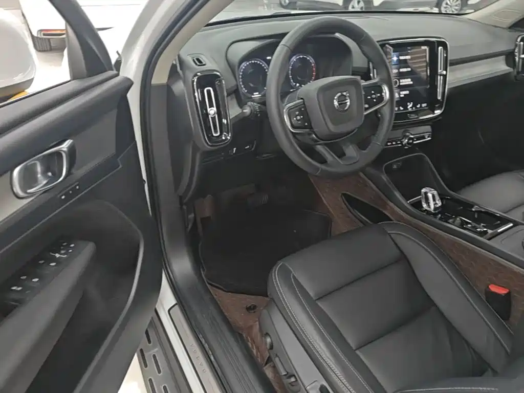 Volvo XC40 — миниатюра 16