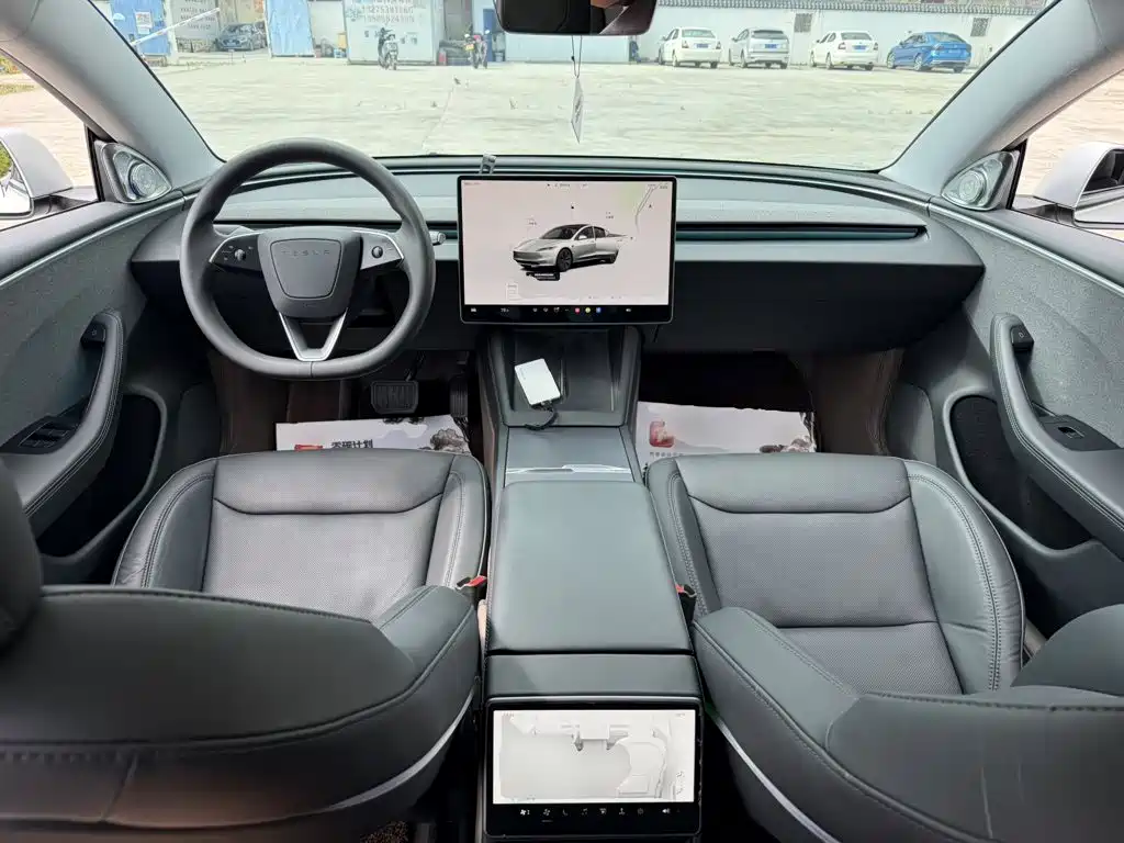 Tesla Model 3 — миниатюра 10