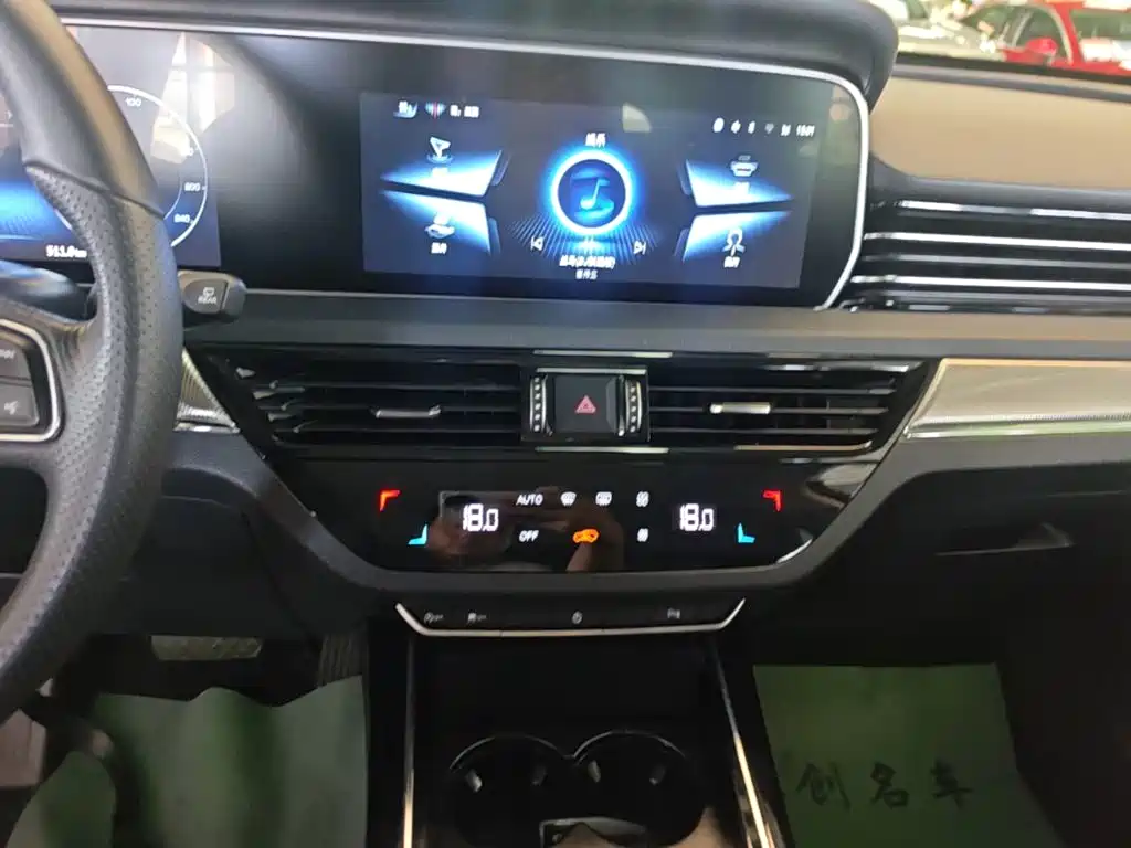 Hongqi Hongqi HS5 — миниатюра 13