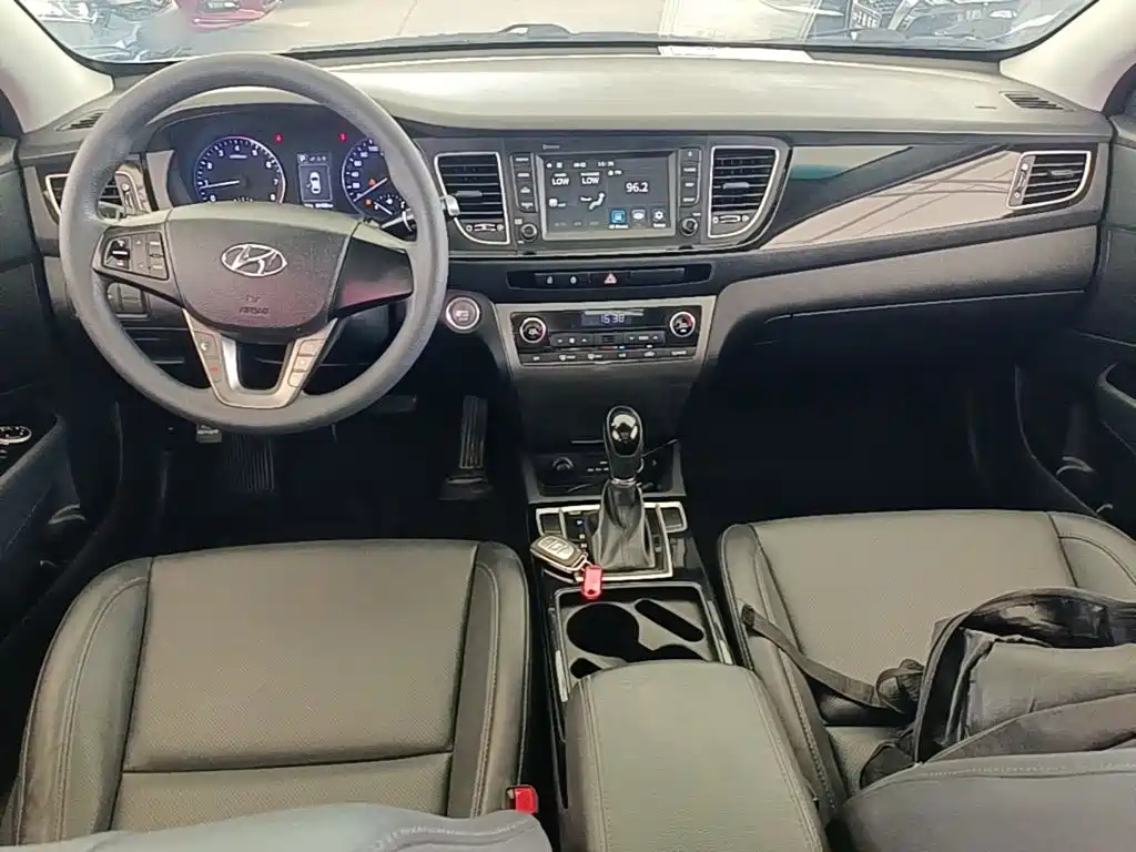 Hyundai Mistra — миниатюра 10