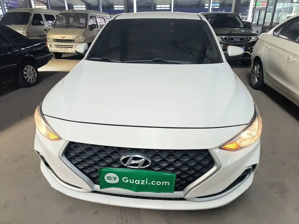 Hyundai Elantra — миниатюра 3