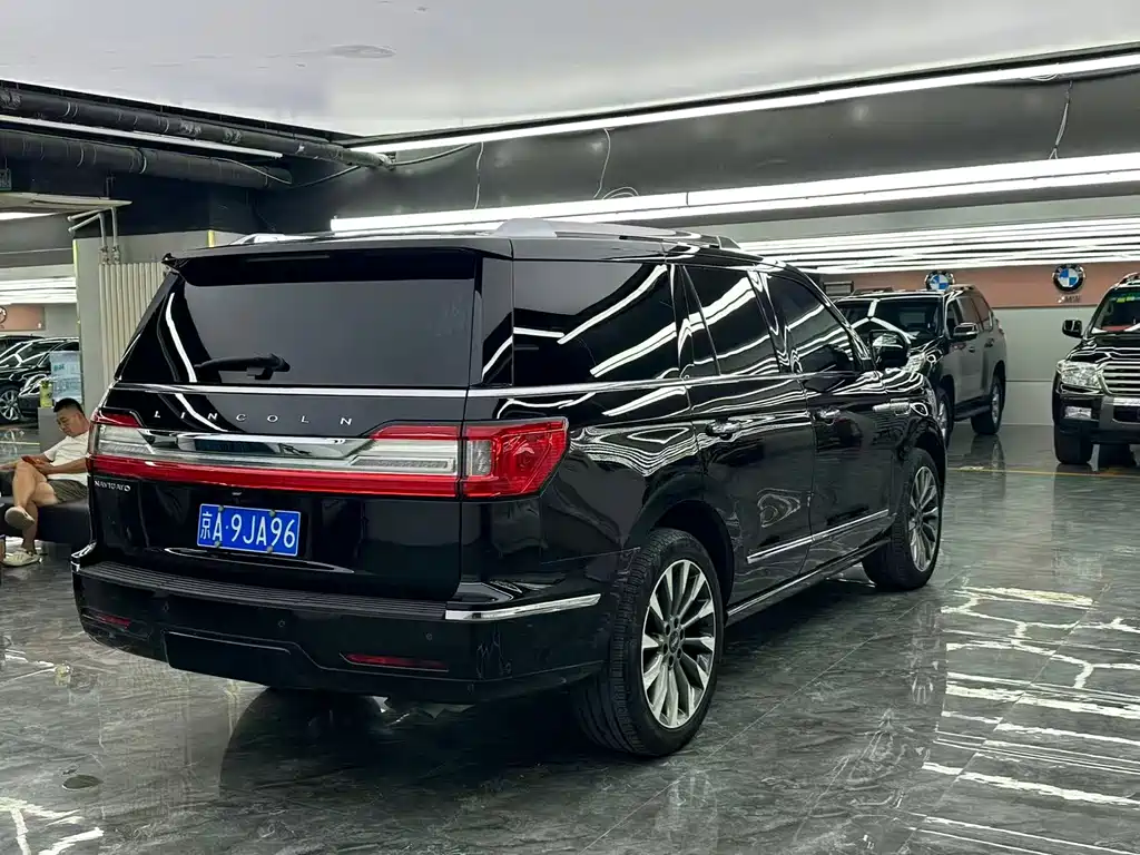 Lincoln Navigator — миниатюра 9