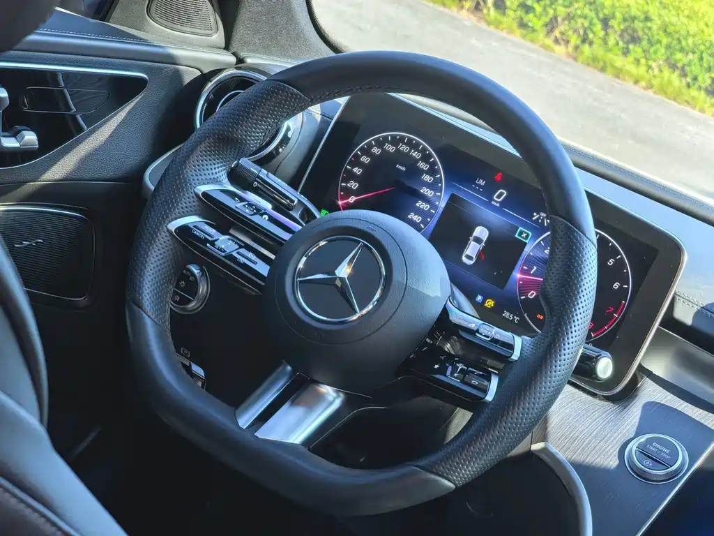Mercedes-Benz C-Class — миниатюра 16