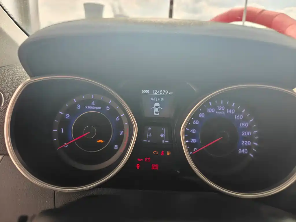 Hyundai Elantra Langdong — миниатюра 8