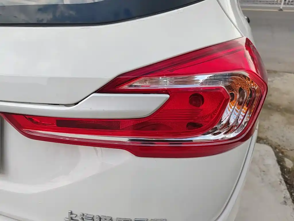 Baojun 310W — миниатюра 8