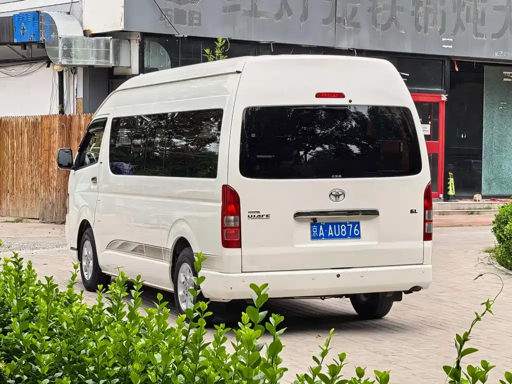 Toyota Hiace — миниатюра 8