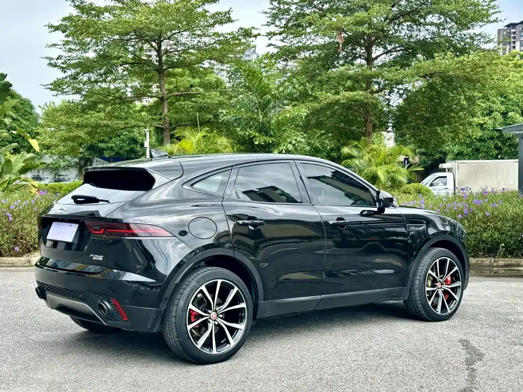 Jaguar E-PACE — миниатюра 5